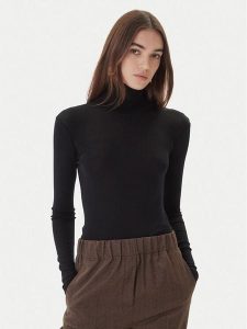 Weekend Max Mara Golf Teseo 2525946052 Czarny Slim Fit. Czarne golfy Weekend Max Mara, bez wzorów, z wełny. Za 469,99 zł.