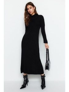 Trendyol Sukienka w kolorze czarnym rozmiar: L. Czarne sukienki Trendyol, l, bez wzorów, bez kołnierzyka, bez ramiączek, maxi. Za 108,74 zł.