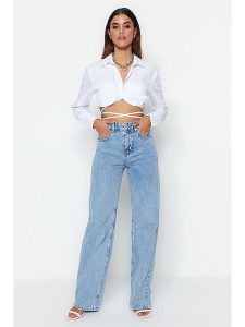 Trendyol Dżinsy - Comfort fit - w kolorze błękitnym rozmiar: 38. Niebieskie jeansy Trendyol, bez wzorów, z bawełny, z podwyższonym stanem. Za 100,99 zł.