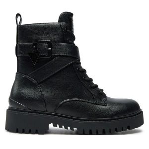 Trapery Guess. Czarne buty zimowe Guess, bez obcasa, bez zapięcia. Za 609,99 zł.