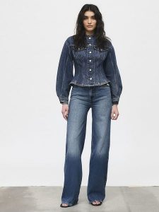 Levi's Kurtka dżinsowa w kolorze niebieskim rozmiar: M. Niebieskie kurtki Levi's®, m, bez wzorów, z bawełny, bez kaptura. Za 281,91 zł.