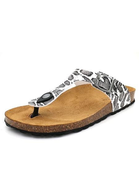 Billowy Japonki w kolorze biało-czarnym rozmiar: 37. Białe klapki Billowy, bez wzorów, z tworzywa sztucznego, z otwartym noskiem, bez obcasa. Za 70,41 zł.