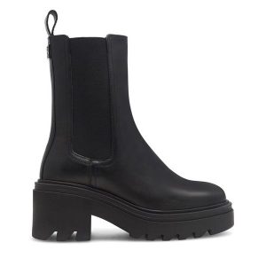 Botki GINO ROSSI. Czarne botki Gino Rossi, bez wzorów, bez obcasa, na słupku, bez zapięcia. Za 349,99 zł.