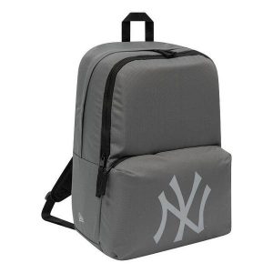 Plecak z wieloma przegrodami New York Yankees MLB. Niebieskie plecaki New Era. Za 236,99 zł.
