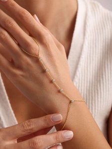 Heliophilia Srebrna bransoletka rozmiar: onesize. Szare bransoletki Heliophilia, srebrne. Za 104,39 zł.