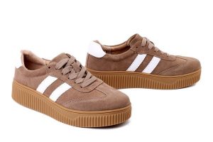 FILIPPO DP6776/25 BE WH beżowo biały, półbuty damskie. Brązowe półbuty Filippo, bez wzorów, ze skóry, bez obcasa, bez zapięcia. Za 229,90 zł.