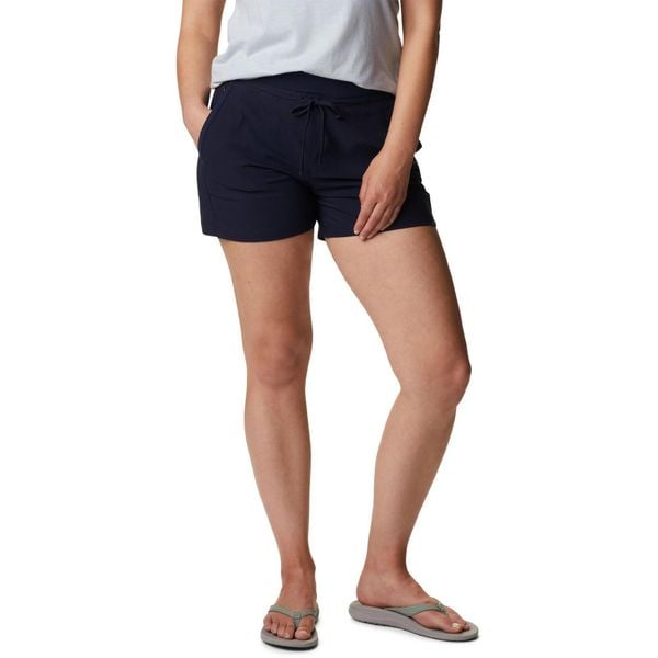 Damskie spodenki turystyczne Columbia Leslie Falls. Niebieskie szorty Columbia, bez wzorów, z elastanu, sportowe. W wyprzedaży za 132,00 zł.