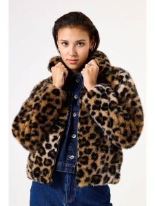 Garcia Kurtka przejściowa w kolorze beżowym rozmiar: L. Brązowe kurtki Garcia, l, bez wzorów, bez kaptura. Za 208,99 zł.