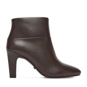 Botki GINO ROSSI. Brązowe botki Gino Rossi, bez wzorów, bez obcasa, na słupku, bez zapięcia. Za 339,99 zł.