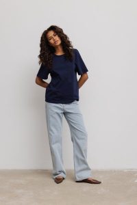 Damski T-Shirt w kolorze DARK NAVY - CAMAS-XS/S. Niebieskie t-shirty Marsala, m, bez wzorów, z bawełny, bez kołnierzyka, bez ramiączek. Za 159,90 zł.