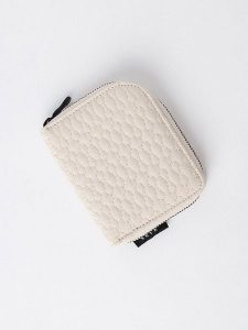 SKFK Portfel "Alins" w kolorze kremowym rozmiar: onesize. Brązowe portfele SKFK, bez wzorów, z materiału. Za 86,99 zł.