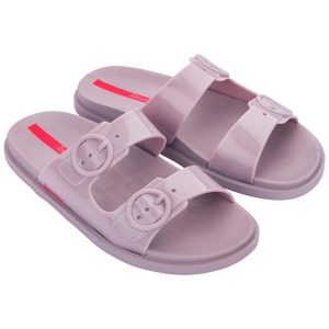 Klapki basenowe damskie Ipanema Follow Fem. Czerwone klapki Ipanema, bez wzorów, z materiału, bez obcasa. Za 227,00 zł.