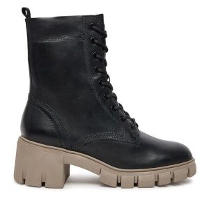 Botki Tamaris. Czarne botki Tamaris, bez wzorów, bez obcasa, na słupku, bez zapięcia. Za 349,99 zł.