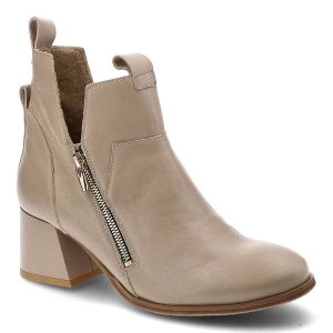 Beżowe Botki Lamanti Eleganckie Ocieplane Buty. Brązowe botki Lamanti, bez wzorów, z denimu, bez obcasa, na obcasie, bez zapięcia. Za 289,00 zł.