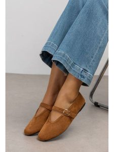 C'M Baleriny w kolorze karmelowym z psaskiem rozmiar: 37. Brązowe balerinki C'M, bez wzorów, bez obcasa, bez zapięcia. Za 124,95 zł.