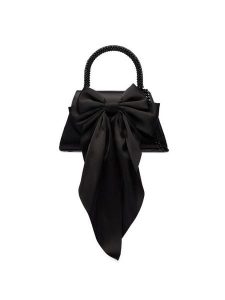 Steve Madden Torebka Bcosette 13002302 Czarny. Czarne torebki klasyczne Steve Madden, bez wzorów, ze skóry, bez dodatków. Za 429,99 zł.