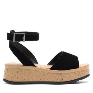 Sandały Lasocki. Czarne sandały Lasocki, bez wzorów, bez obcasa, na koturnie, bez zapięcia. Za 117,99 zł.