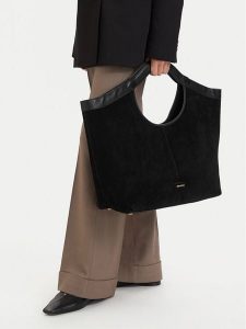 GINO ROSSI Torebka EO-LA224-19581-1 Czarny. Czarne shopper bag Gino Rossi, bez wzorów, ze skóry, bez dodatków. Za 699,99 zł.