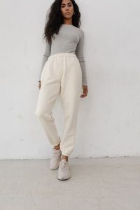 Spodnie dresowe w kolorze LIGHT BEIGE - JOLLY-S. Brązowe spodnie dresowe Marsala, s, bez wzorów, z bawełny. Za 249,90 zł.