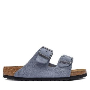 Klapki Birkenstock. Niebieskie klapki Birkenstock, bez wzorów, bez obcasa. Za 494,99 zł.