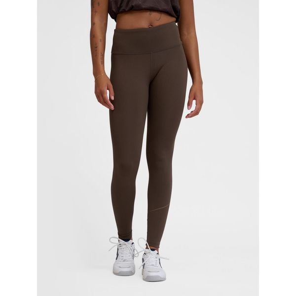 Legginsy court femme Hummel Court. Brązowe legginsy Hummel, bez wzorów. Za 238,00 zł.