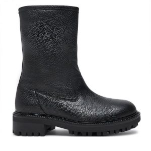 Botki Calvin Klein. Czarne botki Calvin Klein, bez wzorów, bez obcasa, na płaskiej podeszwie, bez zapięcia. Za 469,99 zł.