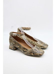 Bellucci Czółenka w kolorze zielonym rozmiar: 36. Zielone czółenka Bellucci, bez wzorów, bez obcasa, bez zapięcia. Za 104,99 zł.