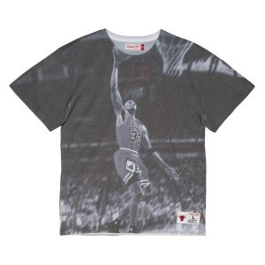 Koszulka Chicago Bulls Above The Rim Sublimated. Białe bluzki MITCHELL & NESS, bez wzorów, sportowe, bez kołnierzyka, bez ramiączek. Za 278,00 zł.