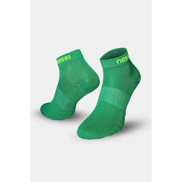 Bezszwowe skarpety oddychające Nessi Sportswear. Zielone skarpetki NESSI SPORTSWEAR, bez wzorów. Za 55,90 zł.