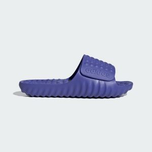 Klapki Adissage 360rec. Fioletowe klapki ADIDAS, bez wzorów, z materiału, bez obcasa. Za 149,00 zł.