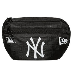 Torebka nerka New Era MLB New York Yankees Micro Waist Bag pojemność 1 L. Czarne nerki i saszetki New Era, bez wzorów. Za 59,99 zł.