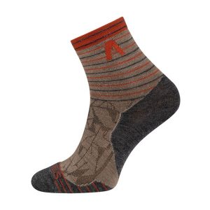 Skarpety Merino Alpinus Kuldiga. Brązowe skarpetki ALPINUS, bez wzorów, z wełny. Za 49,99 zł.