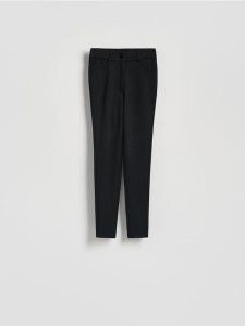 Legginsy z wiskozą - czarny. Czarne legginsy Reserved, bez wzorów, z dzianiny. Za 89,99 zł.