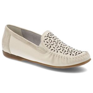 Beżowe Półbuty Rieker Eleganckie Obuwie Damskie Ze Skóry Naturalnej. Brązowe półbuty Rieker, w ażurowe wzory, z materiału, bez obcasa, bez zapięcia. Za 299,00 zł.
