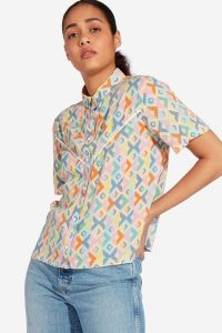 WRANGLER AZTEK SHIRT DAMSKA KOSZULA Z KRÓTKIM RĘKAWEM TANGERINE W5N2TIXUJ 112130263. Pomarańczowe koszule Wrangler, s, bez wzorów, bez kołnierzyka, bez ramiączek. Za 159,99 zł.