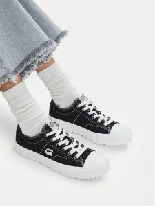 G-Star Raw Trampki CEO-V5-10654-01 Czarny. Czarne trampki G-Star, bez wzorów, z materiału, bez zapięcia. Za 179,99 zł.