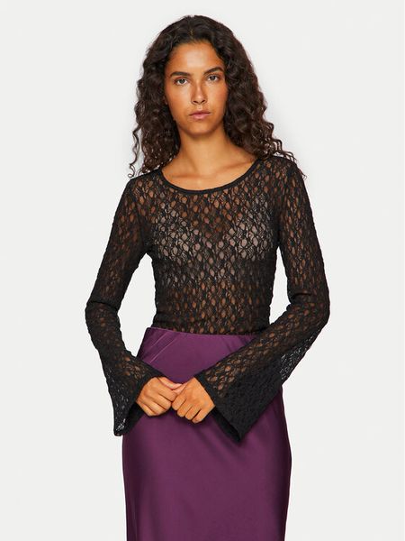Vila Body Kaylee 14101423 Czarny Slim Fit. Czarne body i gorsety Vila, bez wzorów, z syntetyku. Za 89,99 zł.