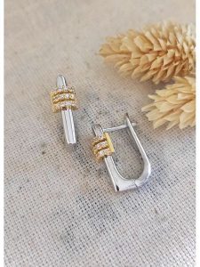 Miu Silver Srebrne kolczyki z cyrkoniami rozmiar: onesize. Szare kolczyki Miu Silver, z cyrkonią, srebrne. Za 182,29 zł.