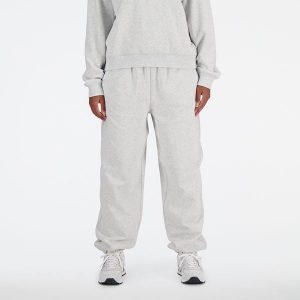 Spodnie damskie New Balance WP41513AHH – szare. Szare spodnie z wysokim stanem New Balance, bez wzorów, z bawełny, z podwyższonym stanem. Za 379,99 zł.
