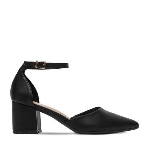 Czółenka JENNY. Czarne czółenka Jenny, bez wzorów, bez obcasa, bez zapięcia. Za 129,99 zł.