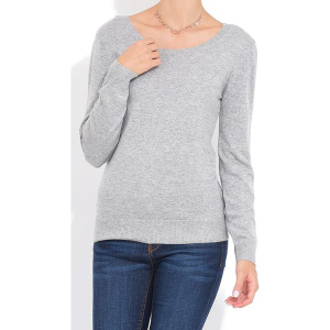 Sweter w kolorze szarym. Szare swetry klasyczne marki William de Faye, z kaszmiru, z dekoltem na plecach. W wyprzedaży za 136,95 zł.