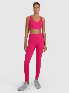 4F Legginsy treningowe szybkoschnące damskie - różowe XS. Czerwone legginsy 4f, bez wzorów, z dzianiny, z podwyższonym stanem, długie. Za 149,99 zł.