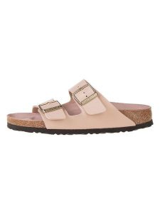 Birkenstock Klapki w kolorze jasnoróżowym rozmiar: 40. Czerwone klapki Birkenstock, bez wzorów, z otwartym noskiem, bez obcasa. Za 329,95 zł.