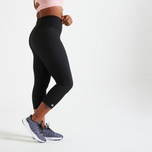 Legginsy fitness damskie Domyos krótkie. Czarne legginsy DOMYOS, bez wzorów, z elastanu, krótkie. Za 59,99 zł.