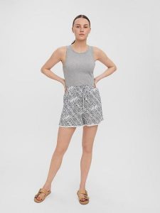 Vero Moda Szorty "Peace" w kolorze biało-czarnym rozmiar: XS. Białe szorty Vero Moda, bez wzorów, z wiskozy, z podwyższonym stanem. Za 70,45 zł.