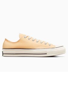Converse Sneakersy "Chuck 70" w kolorze brzoskwiniowym rozmiar: 36. Pomarańczowe trampki Converse, bez wzorów, bez zapięcia. Za 166,88 zł.