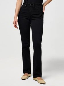 Wrangler Dżinsy - Regular fit - w kolorze czarnym rozmiar: W32/L32. Czarne jeansy Wrangler, z aplikacjami, ze skóry, z podwyższonym stanem. Za 156,60 zł.