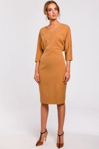 Sukienka elegancka ołówkowa zbluzowana góra i dekolt V brązowa. Brązowe sukienki Sukienki.shop, do pracy, xxl, bez wzorów, biznesowe, bez kołnierzyka, bez ramiączek, ołówkowe. W wyprzedaży za 160,00 zł.