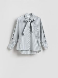 Koszula z krawatem - wielobarwny. Koszule Reserved, l, bez wzorów, z bawełny, bez kołnierzyka, bez ramiączek. Za 199,99 zł.