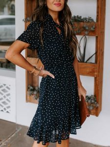 LA Angels Sukienka w kolorze czarnym rozmiar: L. Czarne sukienki LA Angels, l, bez wzorów, bez kołnierzyka, bez ramiączek, midi. Za 130,99 zł.